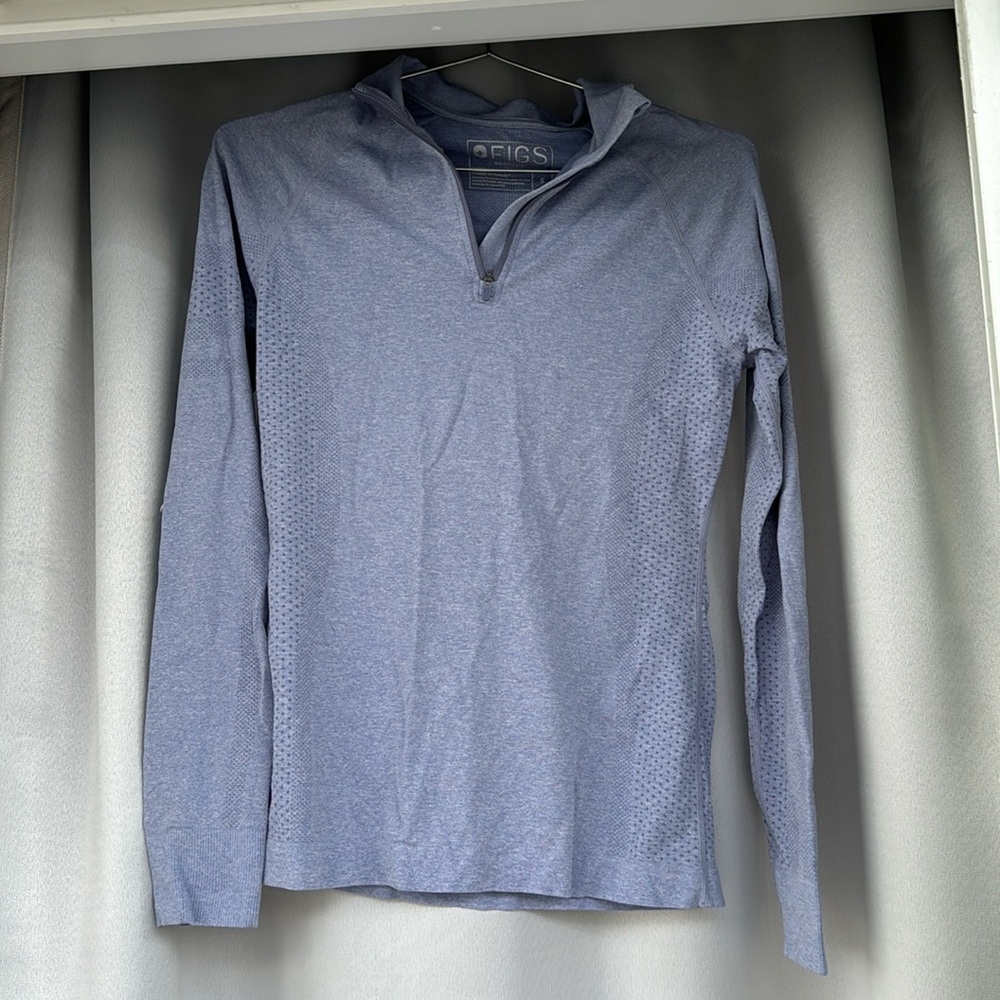 Figs Salta 1/4 zip Top - light purple
